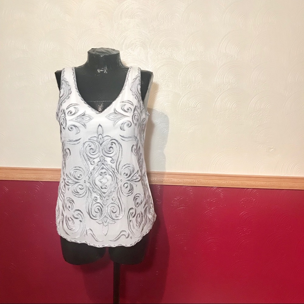 White House | Black Market Top